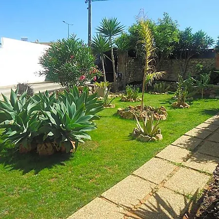 Bed & Breakfast Vivenda L'olivier Quarteira